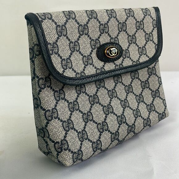 Gucci Small Vintage Blue Logo Clutch - Picture 3 of 9
